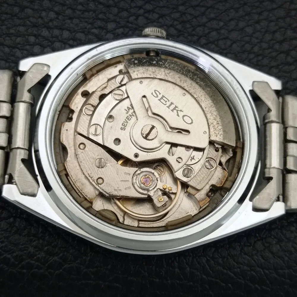 Vintage 1973 Seiko Automatic Mens Silver Watch W/daydate & Silver Accents